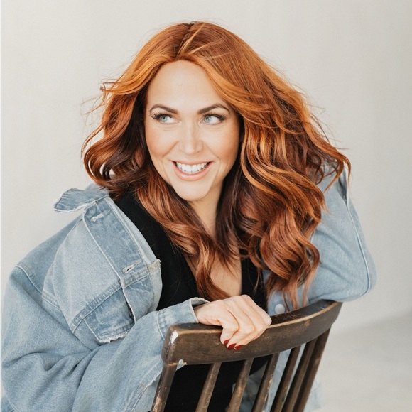 Meet your Posher, Krisa - Picture 2 of 2